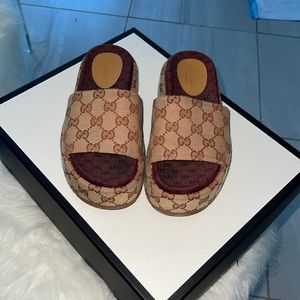 COPY - Gucci platform slides